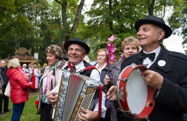 Exploring Poland’S Rich Traditional Music Heritage